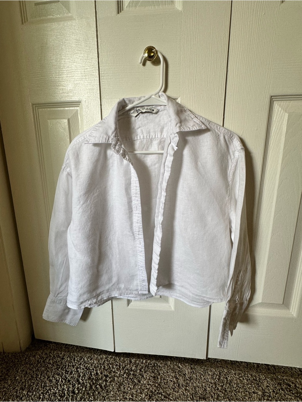 Zara White Button-Down Shirt - Classic Collared Top